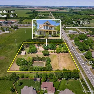 (NW) ABSOLUTE 5-BR, 2-BA Home on Nearly 5 Acres