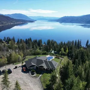 Jul 7 (10 am) - Jul 9 (10 am) Real Estate Auction - 11.76Â± Acres w/ Executive Home Overlooking Shuswap Lake, BC 26GH
