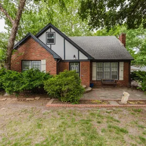 (E) 4-Bedroom Home in College Hill