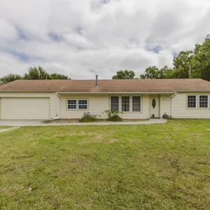 (NW) 3-BR, 1-BA home w/2-Car Garage on .48+/- Ares