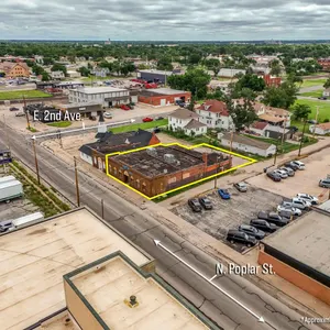 (Hutchinson) ABSOLUTE | 5,634+/- Sq. Ft. Commercial Building