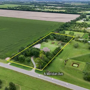 (Sedgwick)3-BR, 2-BA Home on 2.4+/- Acres w/Outbuilding