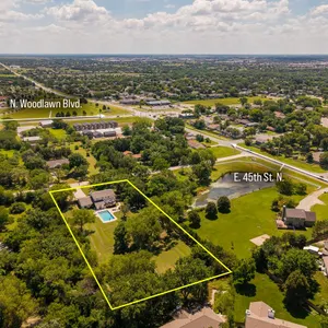 (Bel Aire) 5-BR, 3.5-BA Home on 1.5+/- Acres & In-Ground Pool
