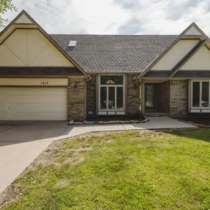 (NW) 4-BR, 3.5-BA Home w/2-Car Garage