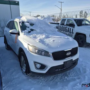 IMPOUND UNIT: 2017 Kia Sorento SUV 
 UNRESERVED