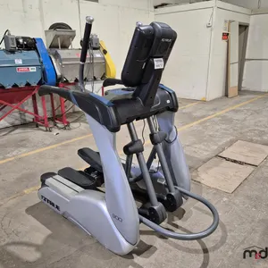 TRUE XC900 Elliptical Trainer
 UNRESERVED