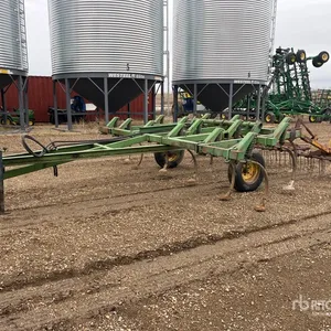 John Deere 1600 14 ft Chisel Plow