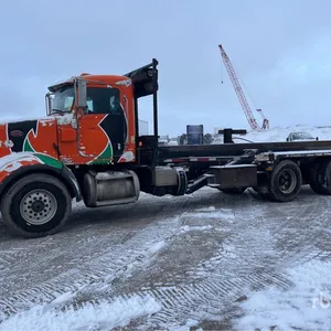 2014 Peterbilt 367 6x4 Roll-Off Truck