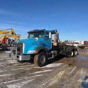 2013 Mack GU813 6x4 Roll-Off Truck