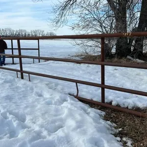 30’ 4 bar free standing feed panel