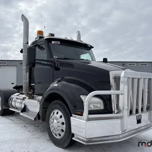 2017 Kenworth T880 T/A Sleeper Semi Truck 
 UNRESERVED