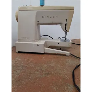 * Vintage Transportable Singer Sewing Machine