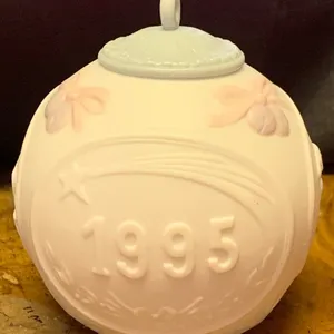 LLADRO Porcelain '1995 Christmas Ball' 3T