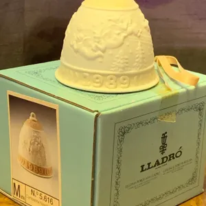 LLADRO Porcelain '1989 Christmas Bell' 8L