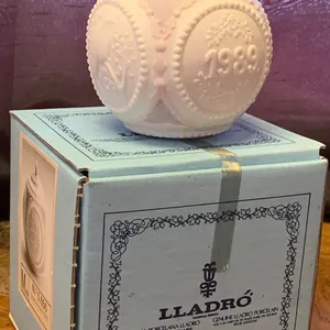 LLADRO Porcelain '1989 Christmas Ball' 4T