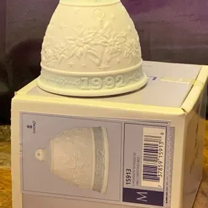 LLADRO Porcelain '1992 Christmas Bell' 4T