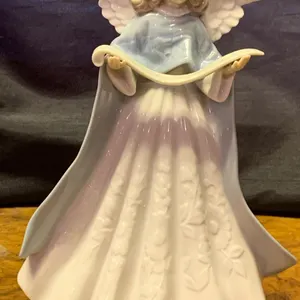 LLADRO Porcelain 'Angelic Navidad' 8T Tree Topper