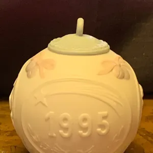 LLADRO Porcelain '1995 Christmas Ball' 3T