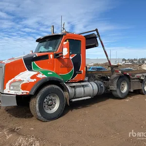 2016 Kenworth T880 8x4 Roll-Off Truck