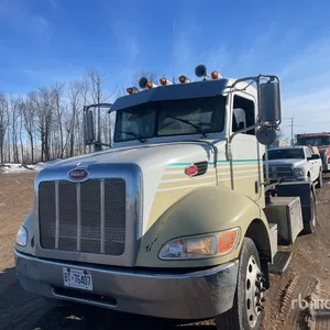2008 Peterbilt 330 4x2 Hooklift Truck