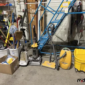 Vacuum & Assorted Cleaning  Tools
UNRESERVED