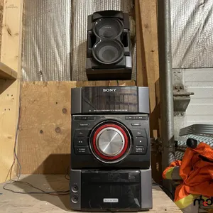 SONY HCD-EC79i w/ (2) Speakers
UNRESERVED