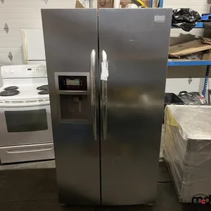 Frigidaire FGHC2345LF2 Refrigerator
UNRESERVED