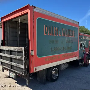 1990 International 4600 box truck