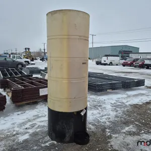 800 L Tank w/ Stand
 UNRESERVED