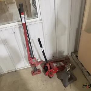 Jackall, Floor Jack and Jack Stand
 UNRESERVED
