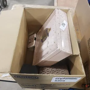 Box of Wallets & Perfume
 UNRESERVED