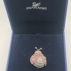 Retired Pink Swarovski Crystal LADY BUG Pin Brooch w/Case . Signed on Back