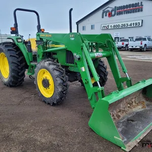 2002 John Deere 5520 Tractor w/ FEL