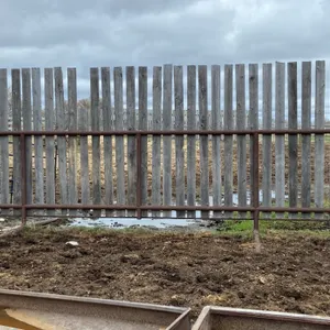 2 - 30' SELF STANDING PANELS W/ WINDBREAK BOARDS
