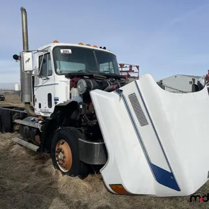 1998 Mack CH613 T/A Semi Truck/Chassis
 UNRESERVED