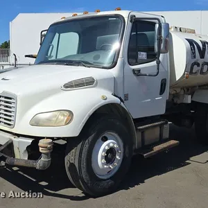 2007 Freightliner Business Class M2 water truck