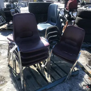 (14) Plastic Chairs on Metal Legs
 UNRESERVED