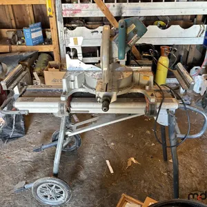 Makita 12" Saw w/ Stand
 UNRESERVED