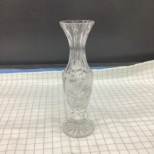 PINWHEEL CRYSTAL VASE