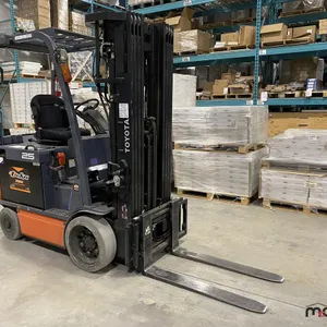 2009 Toyota 8FBCU25 Forklift (Charger Inlcuded)
 UNRESERVED