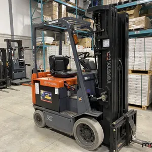 2008 Toyota 7FBCU25 Forklift (Charger Included)
 UNRESERVED