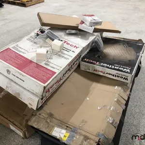 Tonneau Cover, Floor Liners, Lighting and Misc. Automotive Parts
 UNRESERVED
