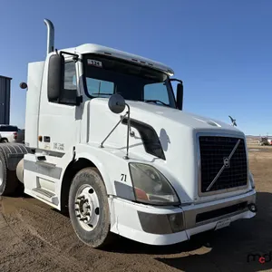 2006 Volvo VNL T/A Day Cab Semi Truck 
 UNRESERVED