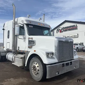 2015 Freightliner 122SD T/A Semi Truck