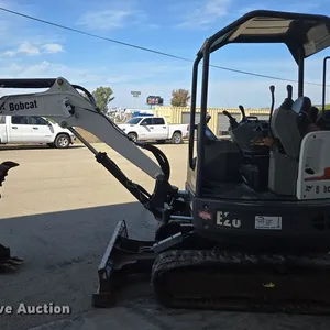 2015 Bobcat E26 mini excavator
