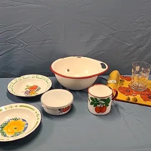 16" Porcelain Tray and Contents