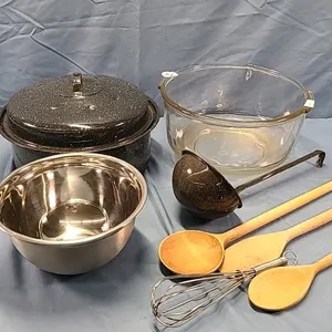 Kitchen Ware Lot