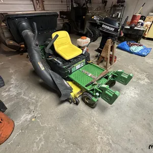 John Deere Z335E 42''  Zero Turn Mower
 UNRESERVED
