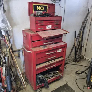 Toolbox w/ Tools
 UNRESERVED