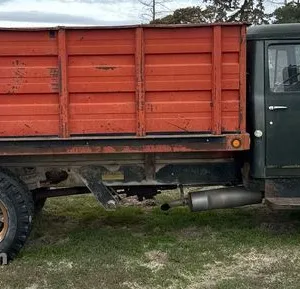 1978 International LoadStar 1600 grain truck